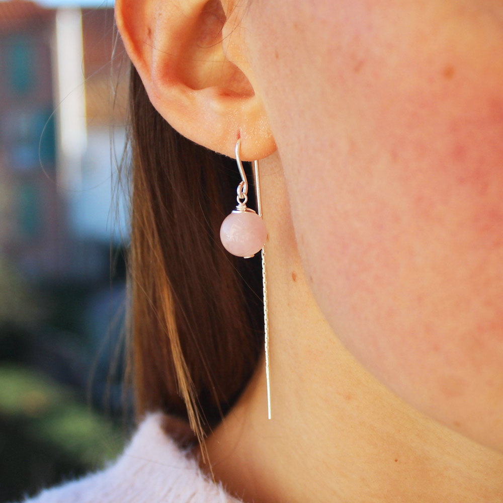 Avec ces boucles d'oreilles quartz rose, vous serez certain de faire plaisir !