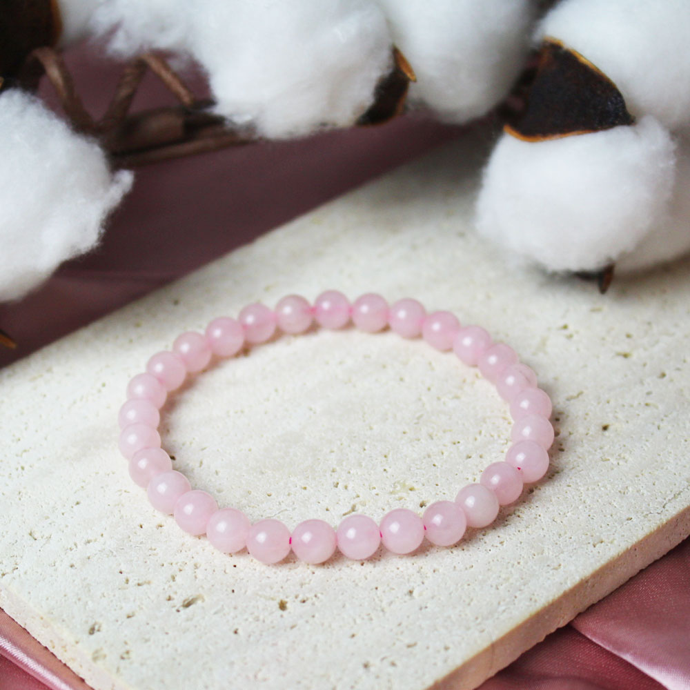 Découvrez notre sélection de bracelets en Quartz rose