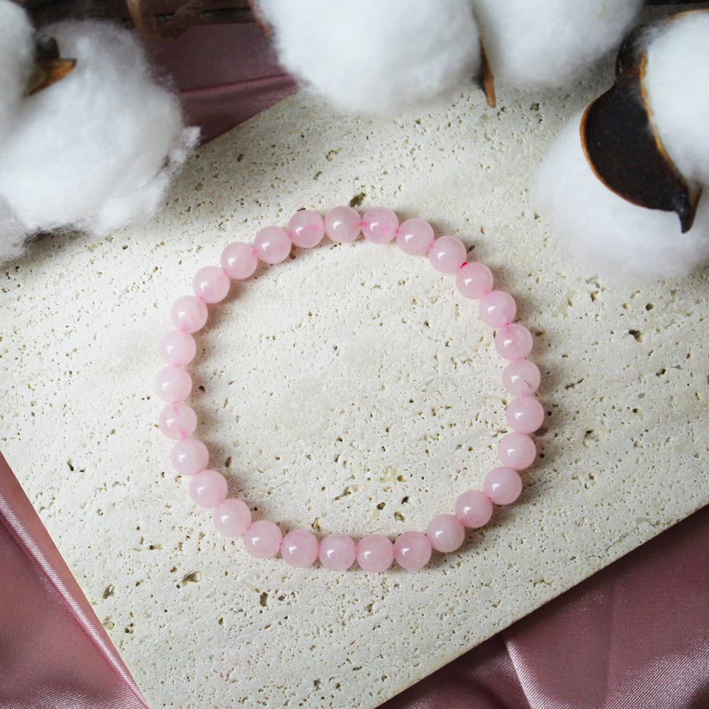 Découvrez notre sélection de bracelets en Quartz rose