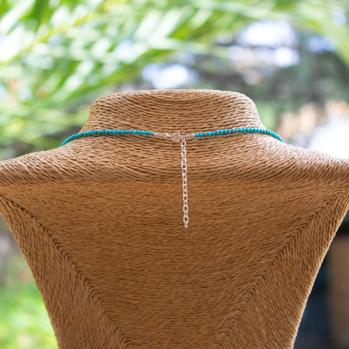 Faites-vous plaisir en vous offrant cet élégant collier fleur de vie turquoise !