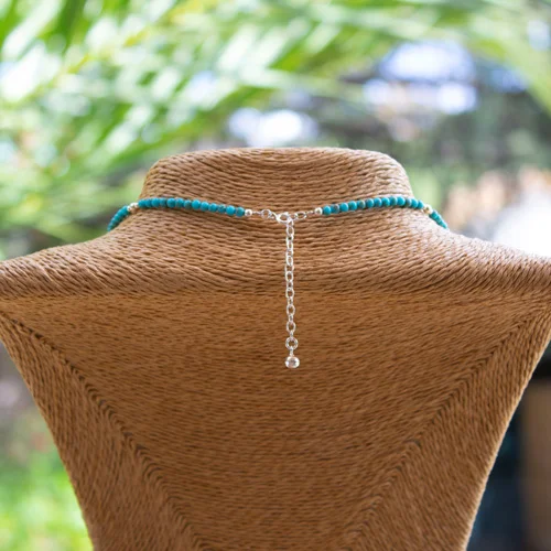 En panne d'idée cadeau ? Ce collier turquoise et argent sera parfait pour l'une de vos proches !