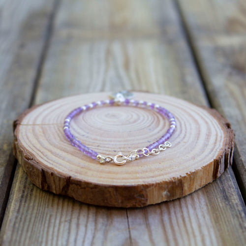 Laissez-vous tenter par ce charmant bracelet arbre de vie améthyste !
