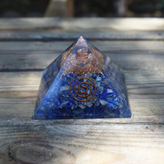 Profitez des nombreux bienfaits de cette orgonite lapis lazuli !