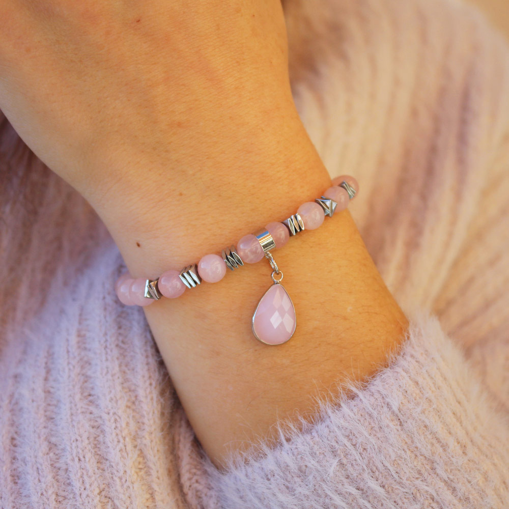Laissez-vous tenter par ce charmant bracelet quartz rose breloque !