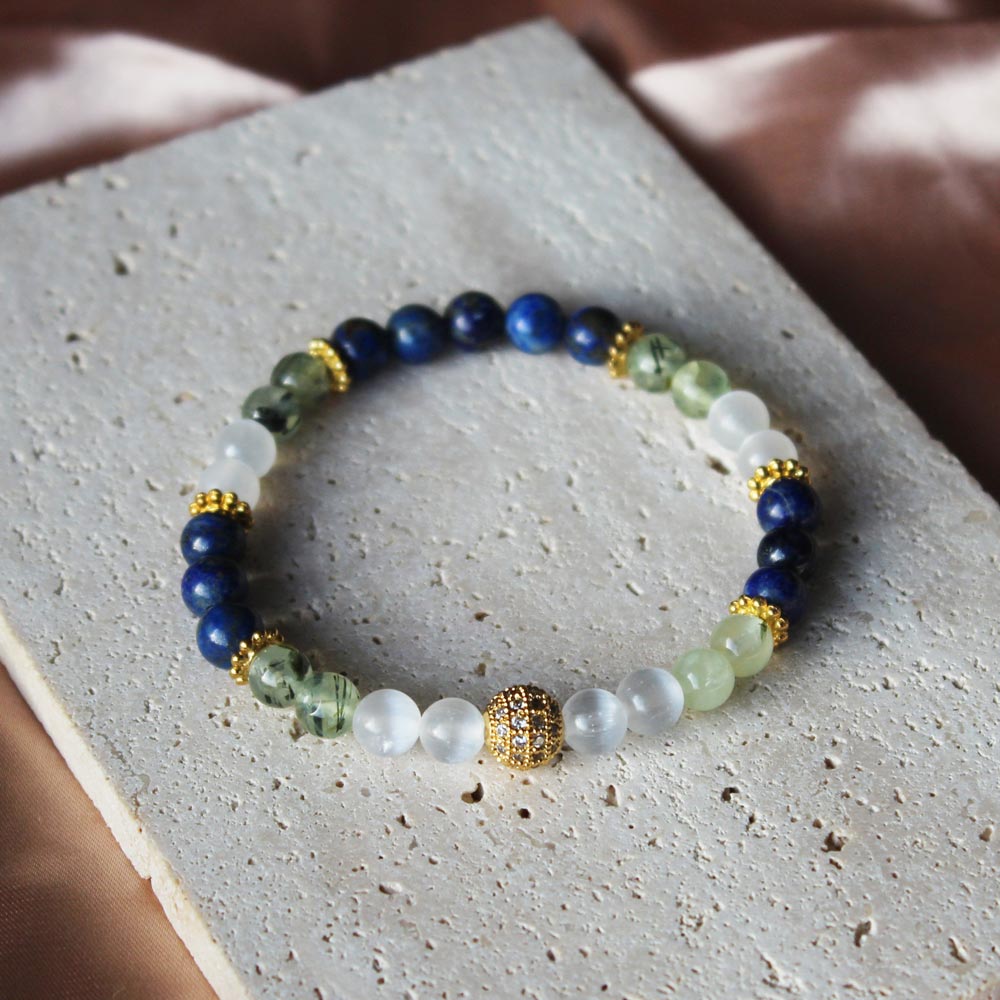Découvrez notre bracelet GaÏa en lapis lazuli, sélénite et phrénite !