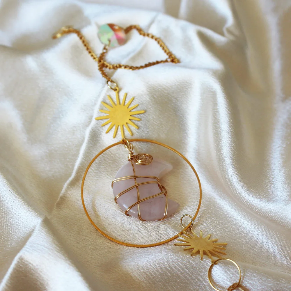 Découvrez notre capteur de soleil "Soleil sacré" en quartz rose