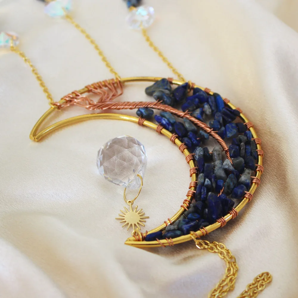 Découvrez notre capteur de soleil "Aura lunaire" en lapis lazuli