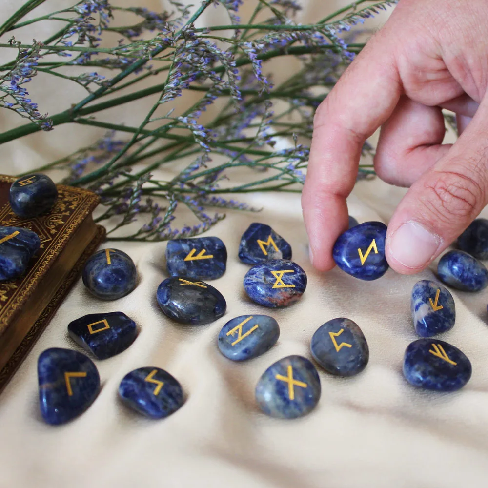 Découvrez nos runes en sodalite